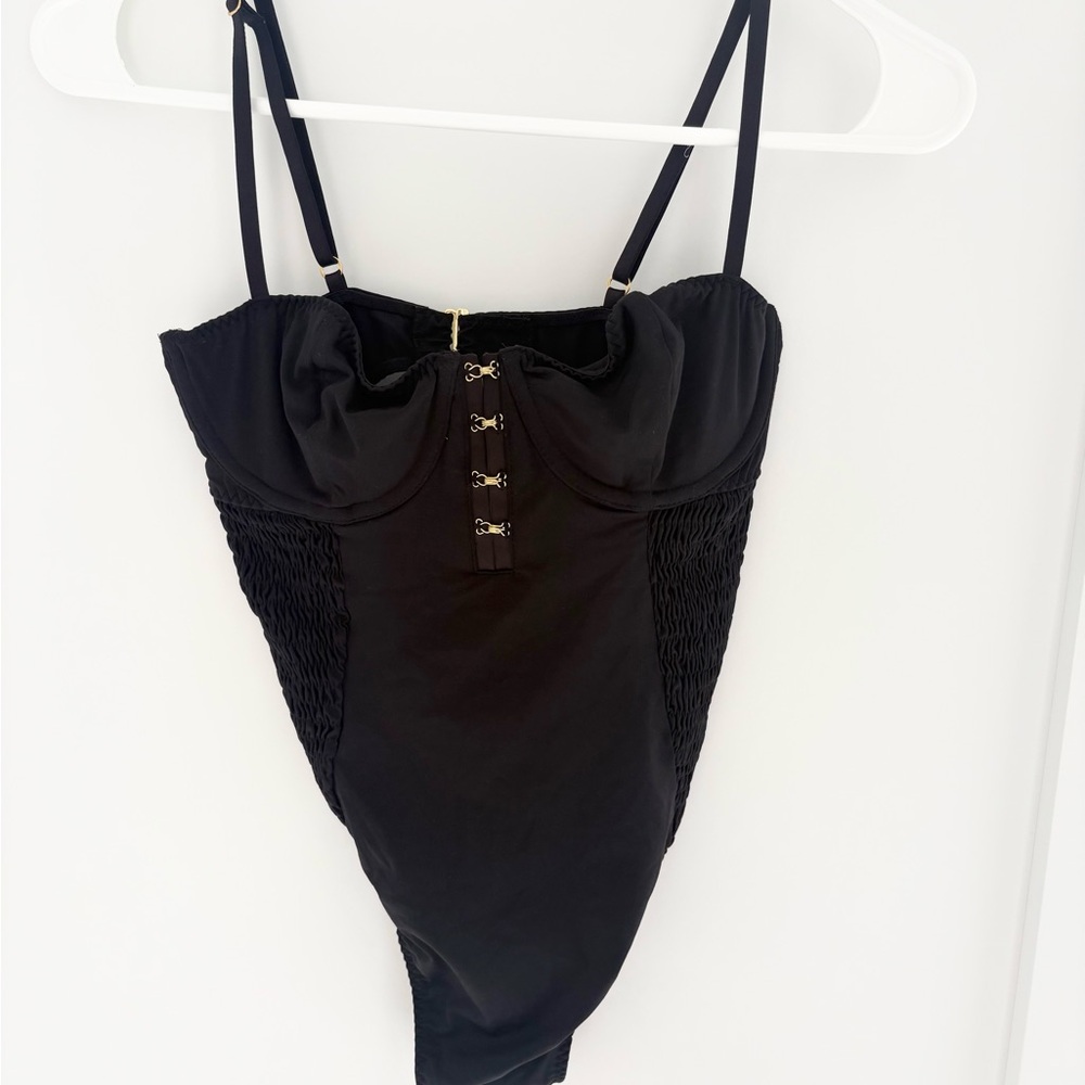 Victoria’s Secret Black Hook Front Bustier Bodysuit Ruched Lingerie size S